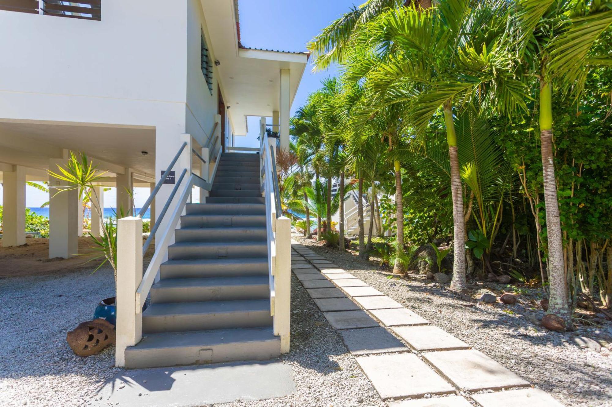 Ocean Spray Villas Rarotonga Buitenkant foto